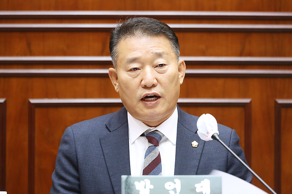 5분 자유발언을 하고 있는 박병래 의원.